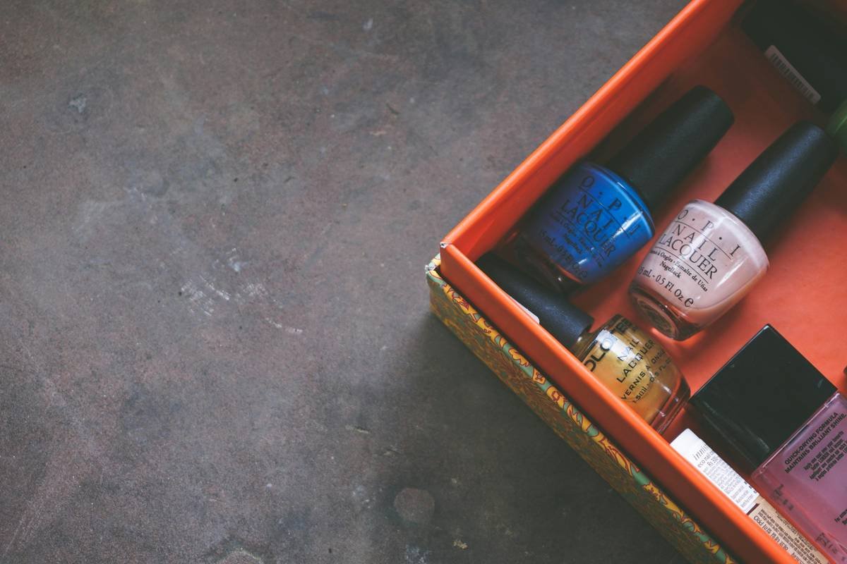 Why Your Nail Art Sucks (And How a Nail Polish Pen Kit Fixes Everything)