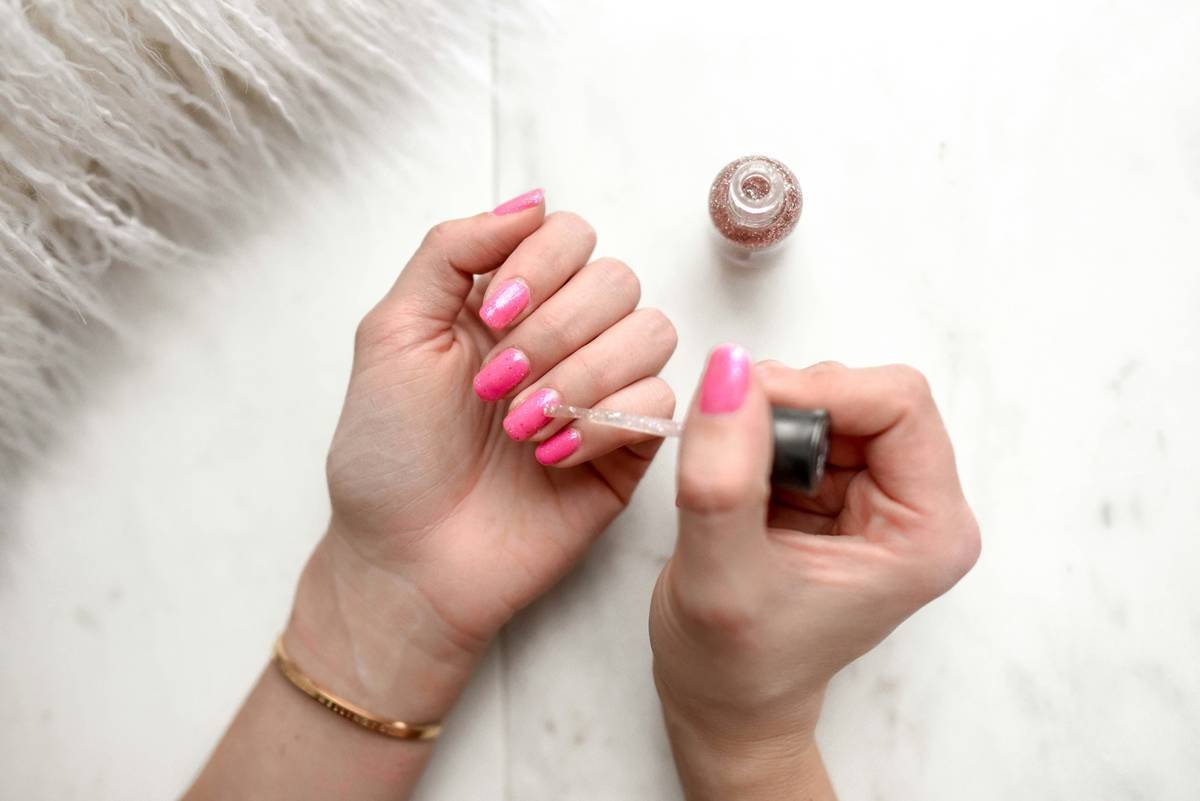 Why Your On-the-Go Manicure Fails—And How Pocket Nail Polish Pens Actually Save the Day