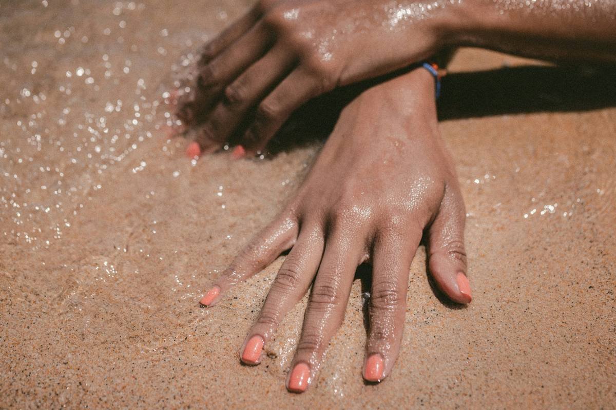 On-the-Go Nail Tint: Your Secret Weapon for Flawless Nails Anywhere, Anytime