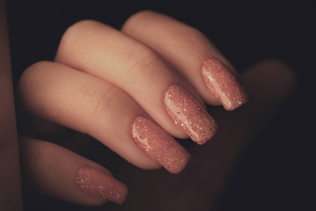 close-up of geometric simple nail art ideas created with dual-tip nail polish pen